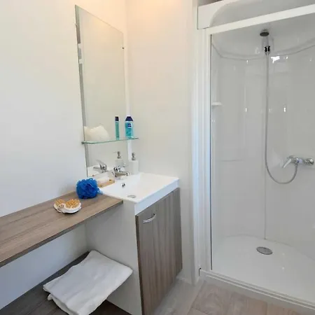 5 Etoiles - Parc Aquatique - Eeiacb キャンプ場 Saint-Jean-dʼOrbetiers