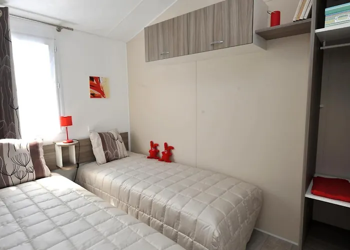 5 Etoiles - Parc Aquatique - Eeiacb